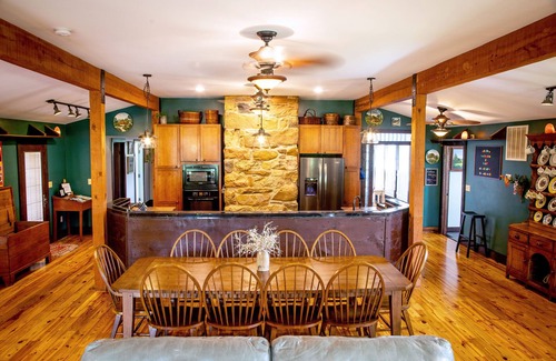 Rockbridge Baths Casa | The Maury River House: A Luxury Country Experience
