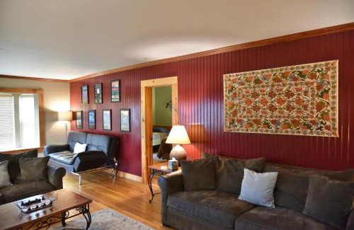 McCloud Casa | The McCloud Vacation Home on Mt Shasta, Sleeps 13