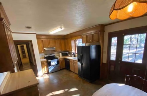 Tougaloo Casa | The McCormack House - comfortable & quiet!