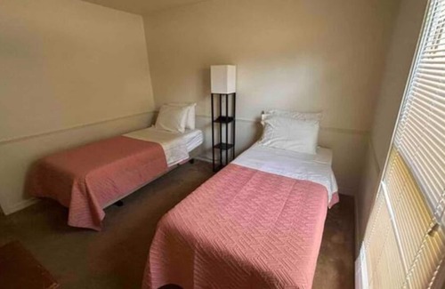 Tougaloo Casa | The McCormack House - comfortable & quiet!