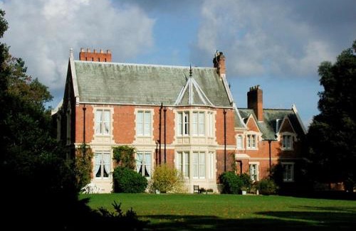 Winestead Casa | The Meadow Suite, Enholmes Hall