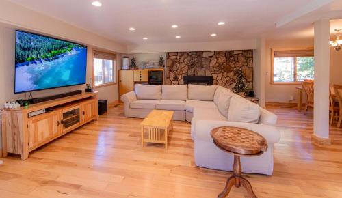 Highland Woods Casa | The Meadows - Ski Lease - Extended 30 Plus Days