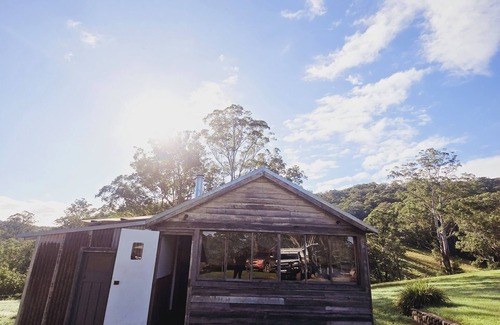 Brooman Cabaña | The Mechanics - Unplug and unwind in your very own cabin in the woods.