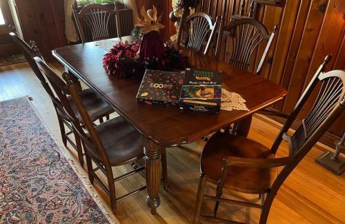 Perryville Casa | The Mediterranean House - Beautiful Downtown House