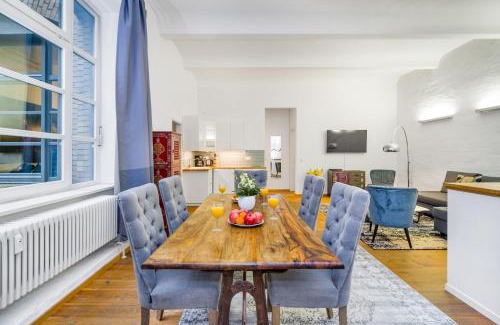 Mitte Apartamento | The Melchior, Luxury Industry Loft in Mitte, group & family friendly, 2 bath rooms, big dining table, ideal for 4 - 6 Guests