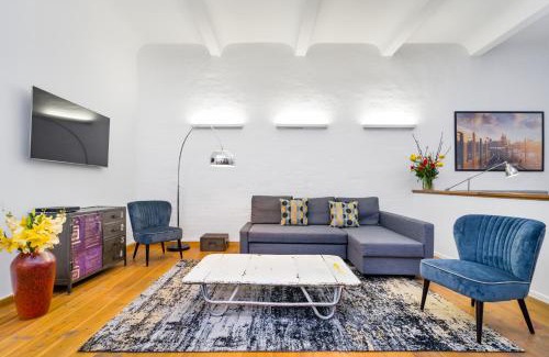 Mitte Apartamento | The Melchior, Luxury Industry Loft in Mitte, group & family friendly, 2 bath rooms, big dining table, ideal for 4 - 6 Guests