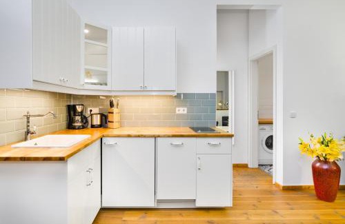 Mitte Apartamento | The Melchior, Luxury Industry Loft in Mitte, group & family friendly, 2 bath rooms, big dining table, ideal for 4 - 6 Guests