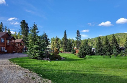 Deadwood Apartamento | The Mercantile at Mad Peak Lodging, sleeps up to four.
