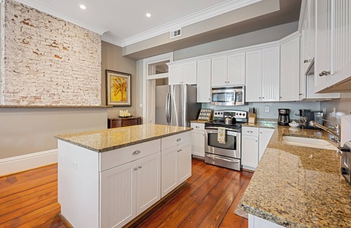 Historic District - North Casa | The Merchant on York St