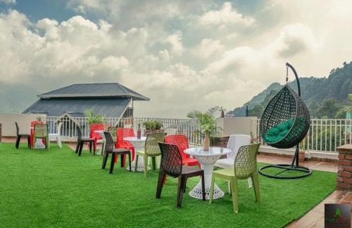 Dharampur Apartamento | The Micky House I Property of the year I Serviced Villa I Couple Friendly I Pvt Balcony I Open Air Terrace I Bonfire I Kasauli l Cloudberry By Exotic Stays