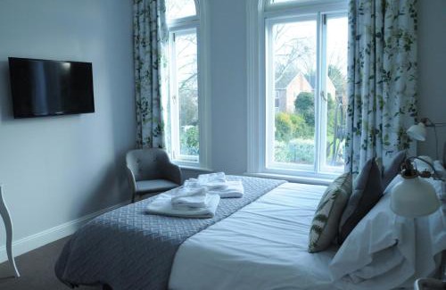 Osterley Hotel | The Milford Arms