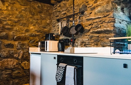 Holyhead Cabaña | The Milking Shed at Pencraig