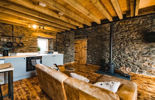 Holyhead Cabaña | The Milking Shed at Pencraig