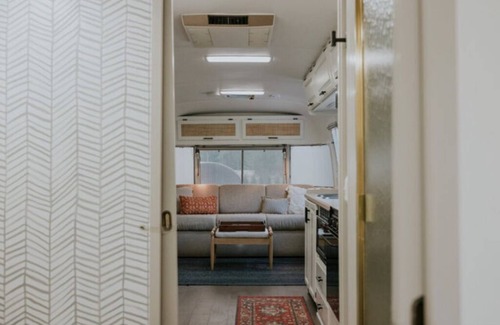 Flag Pond Casa | The Mimi Unit 9- Not Pet Friendly - Glamping Retro