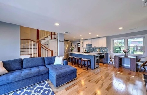 North Kingstown Casa | The Minnows Waterfront Cottage on Egret Cove