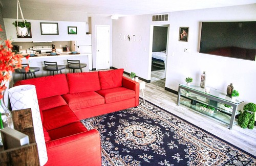 Coralville Apartamento | The Mirage, in beautiful Coralville with AC, WiFi. Enjoy your stay