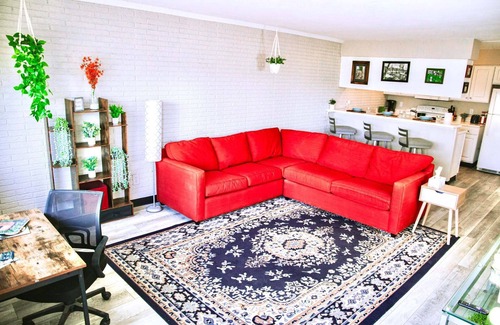 Coralville Apartamento | The Mirage, in beautiful Coralville with AC, WiFi. Enjoy your stay