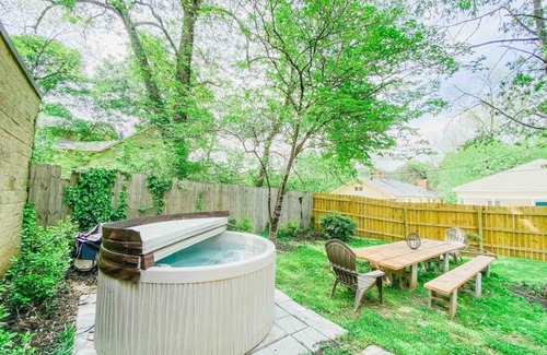 East Side Villa | The Modern Bohemian Villa - Hot tub - 8 bedroom
