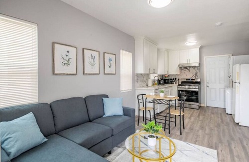 Central San Pedro Casa | The Modern Bungalow on 9th