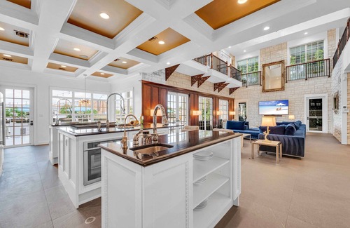 East Fort Lauderdale Casa | The Modern Castle | Canal View & Access | Rooftop | Living Greenhouse | VlLLAS
