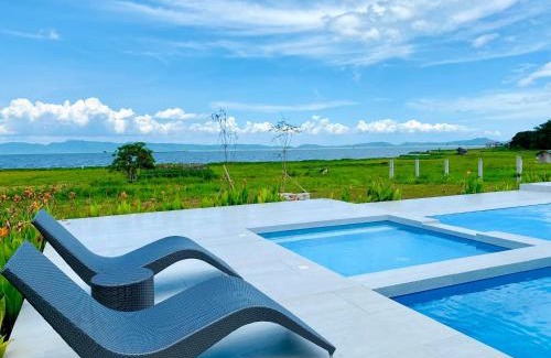 Rizal Province Casa | The Modern Lake House
