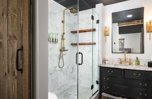 Bailey Casa | The Modern Mountaineer