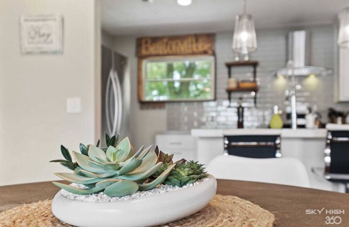 Downtown Casa | The Modern Urban Mustard Seed Downtown Bentonville