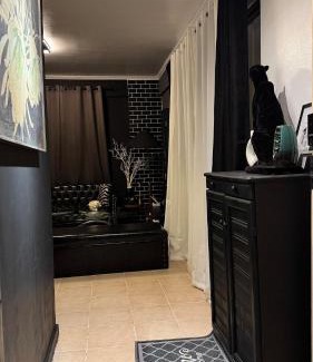 Pasay Apartamento | The Monochrome Nest