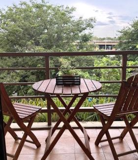 Pasay Apartamento | The Monochrome Nest