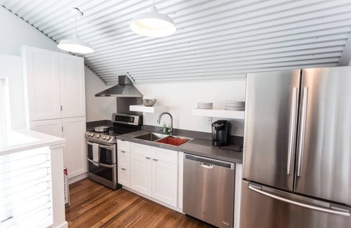 Bywater Casa | The Moon - Quonset Hut Vacation Rental Heated Pool