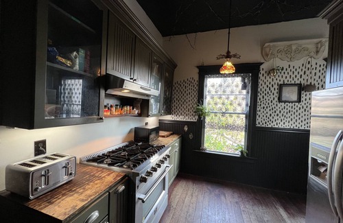 Oakland Casa | The Moonlight Manor - a themed hideaway!