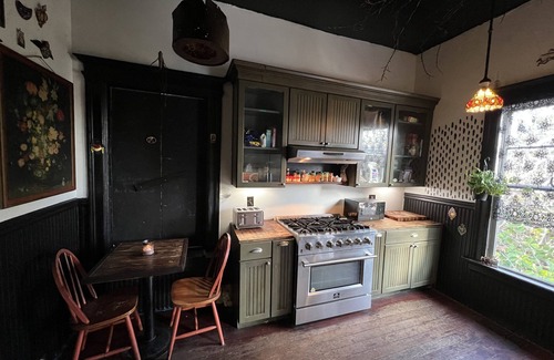 Oakland Casa | The Moonlight Manor - a themed hideaway!