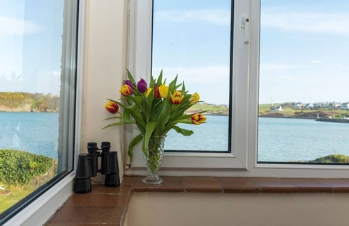 Cemaes Bay Cabaña | The Moorings - un apartamento con capacidad para 9 personas en 3 habitaciones
