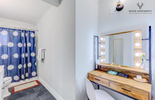 Downtown Memphis Apartamento | The Moose #8 - Modern Luxe Loft with King Bed & Free Parking & Wifi