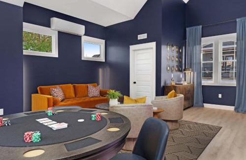 Hope Gardens Casa | The Morrison - Karaoke Theater Backyard Oasis