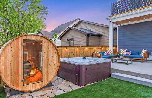 Hope Gardens Casa | The Morrison - Karaoke, Theater, Backyard Oasis
