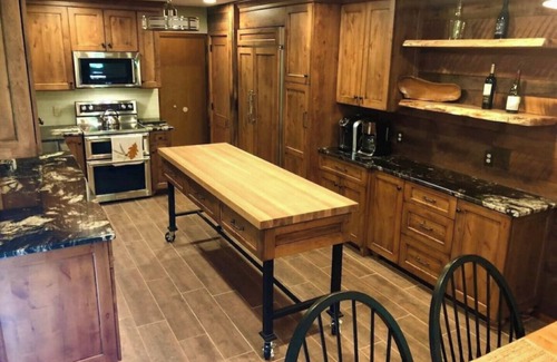 Lake Harmony Casa | The “Mosey Moose Lodge” at Lake Harmony