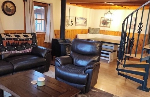 Old Fields Casa | The Mountain House on High Knob - Dog Friendly!