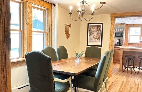 Historic District Casa | "The mountains are calling and I must go". - John Muir