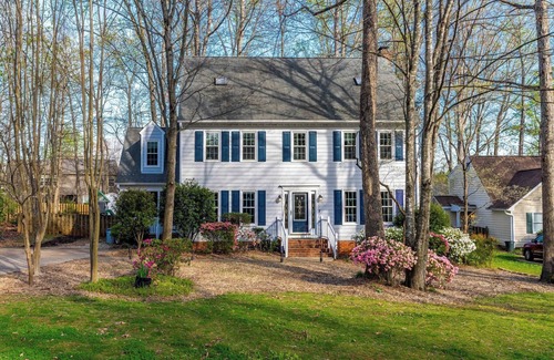 Southwest Raleigh Casa | The Mulberry on Trinity Woods - 5 bedroom retreat in Cary