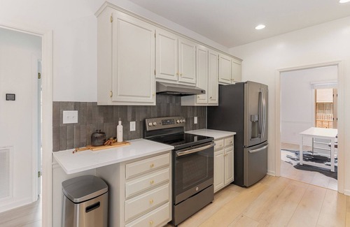 Columbia Casa | The Muletown Place - Walkable to the Square. 2B/2BA