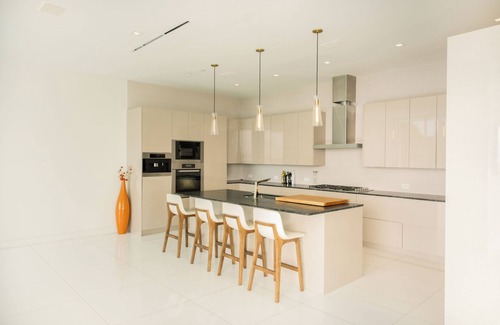 Hollywood Hills Villa | THE MULLHOLAND HIDEAWAY
