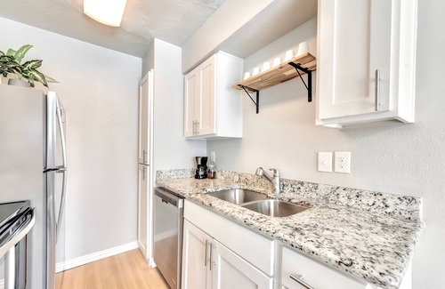 Old East Dallas Apartamento | The Munger Proper + Spa Pool