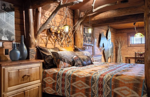 White Lake Complejo | The Museum Suite @ Driftwood Ranch - a Horse and Cattle Ranch - White Lake, NY