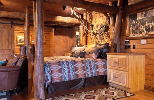 White Lake Complejo | The Museum Suite @ Driftwood Ranch - a Horse and Cattle Ranch - White Lake, NY