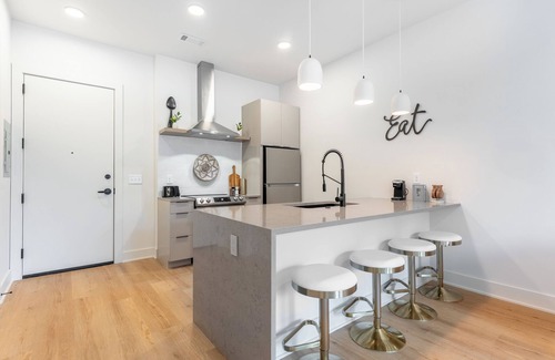Northern Inglewood Condominio | The Music City Gem - Condo Close to Shopping & Dining!