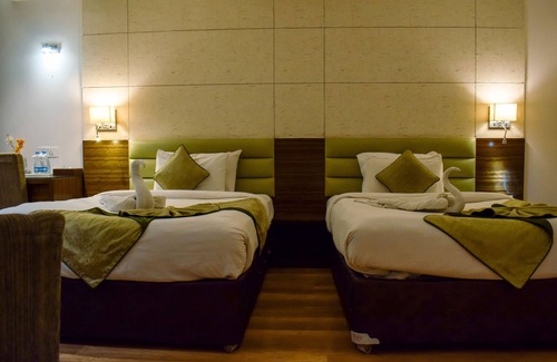 Mathura Hotel | The Mystic Palms