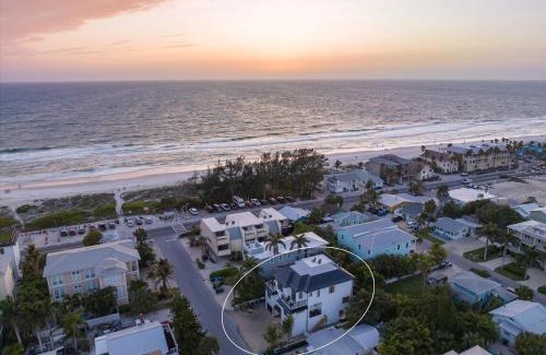 Bradenton Beach Casa | The Mystical Rose