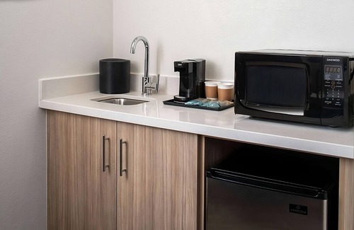 Donelson Complejo | The Nashville Hideaway! 2 Modern Units, Pet-friendly Property, Kitchenette!