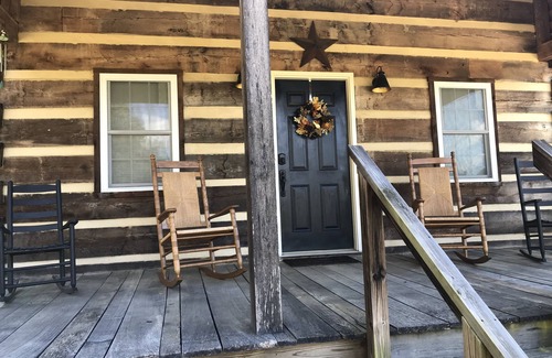 Barboursville Cabina | The Natchez - quiet front porch & rockers.